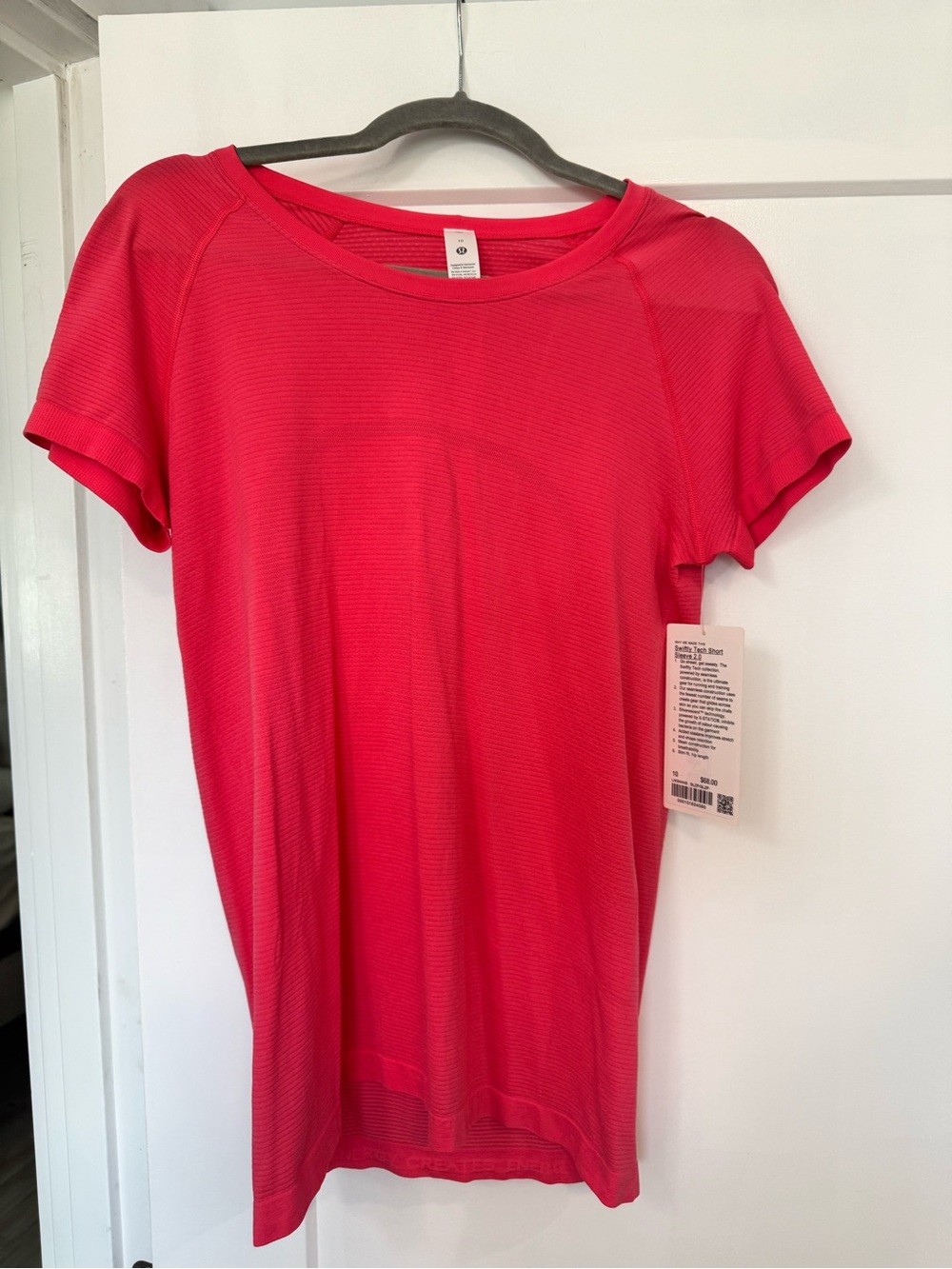 NWT Lululemon Women’s Swiftly Tech Short Sleeve Tee Hip length Melon